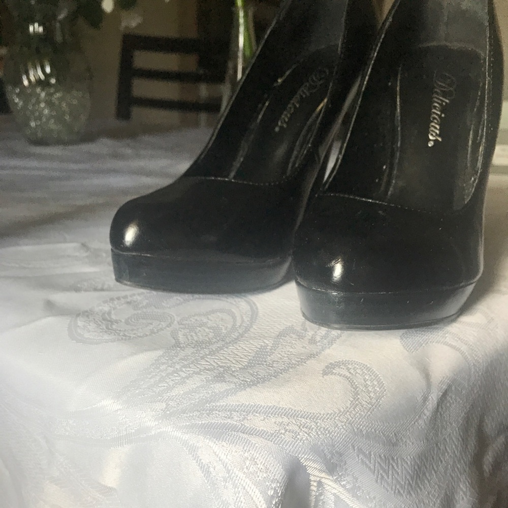 Size 6 pumps - Picture 8 of 8